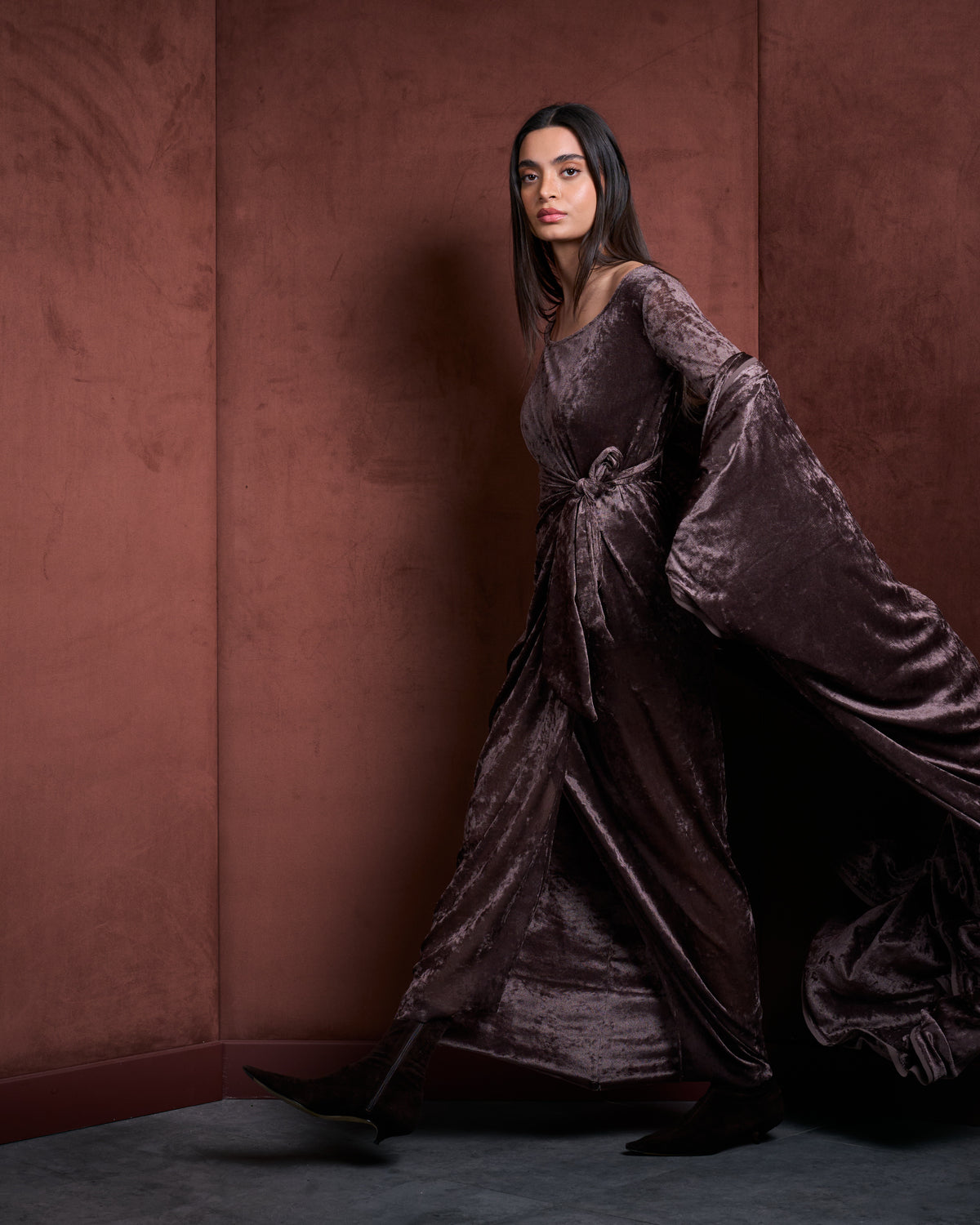 Vala Bisht Velvet Set-Brown