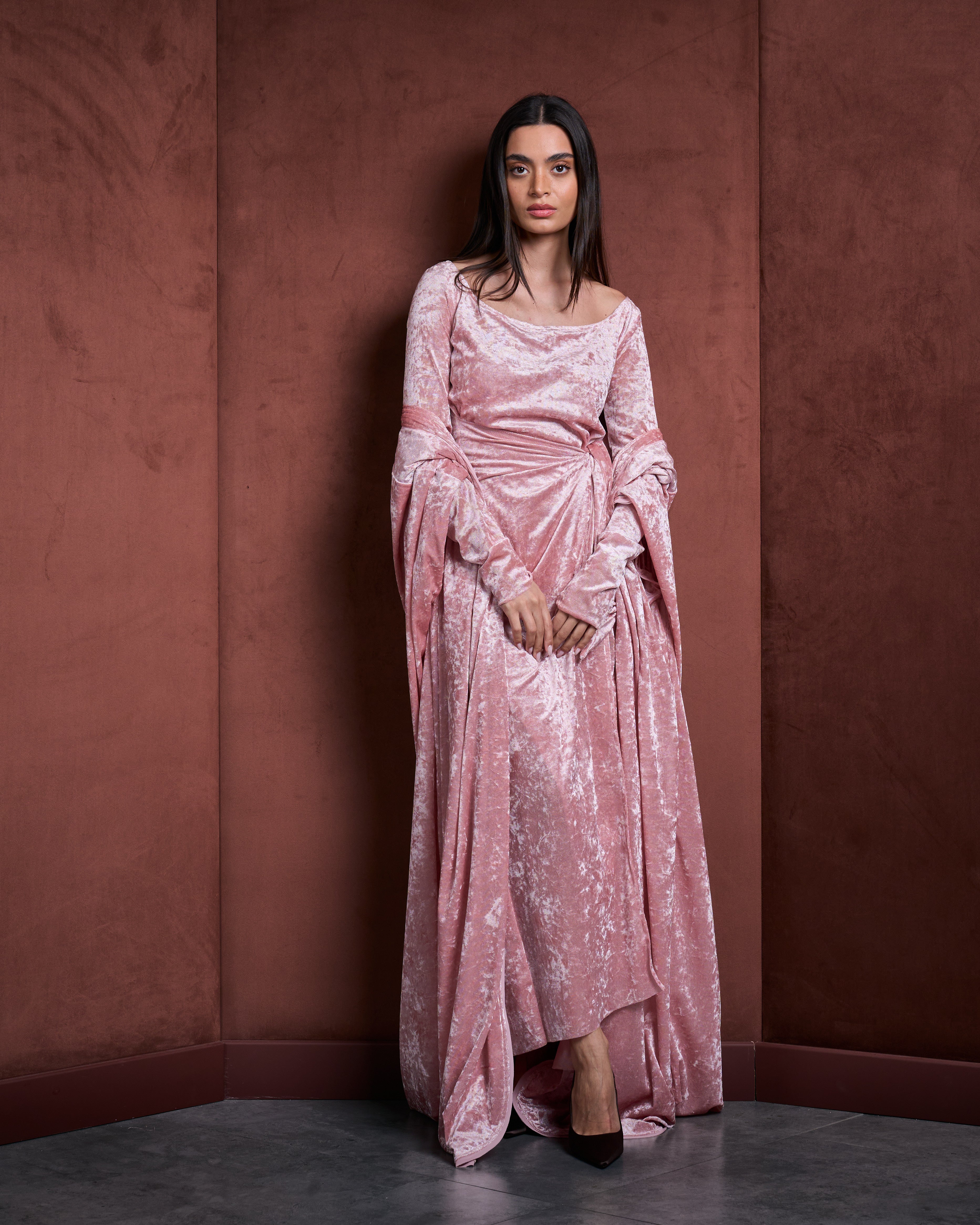 Vala Bisht Velvet Set-Pink