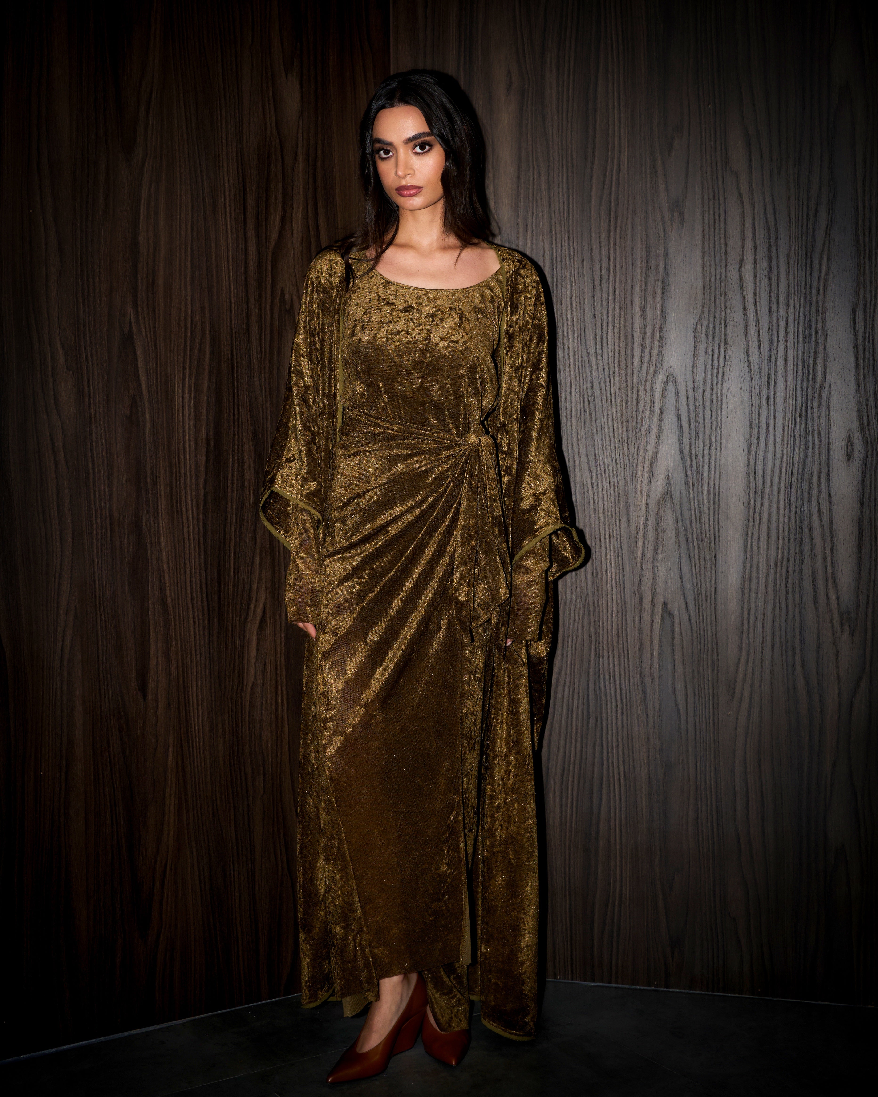 Vala wrap bisht velvet set- Olive